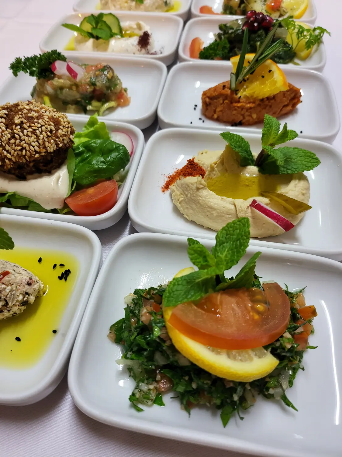 Mesa Libanesische Vegetarische Vorspeisen vom Restaurant Bekaa